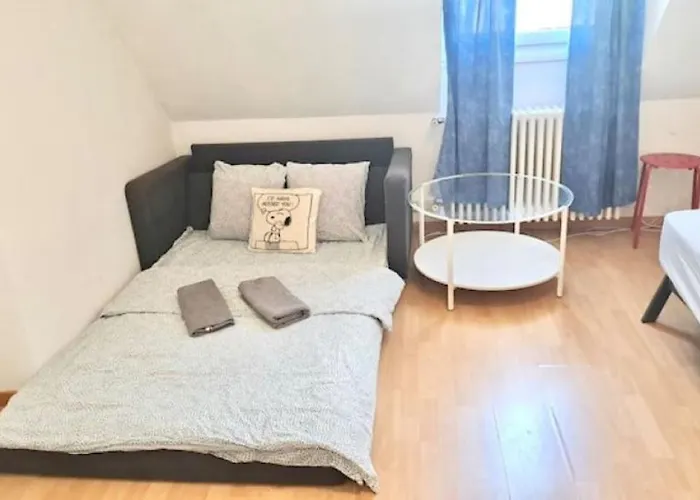 Hb Station Studio, Leon *