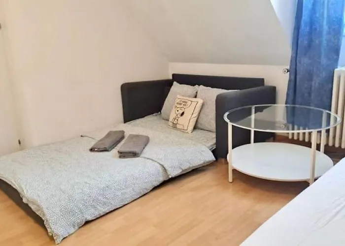 Hb Station Studio, Leon Apartment